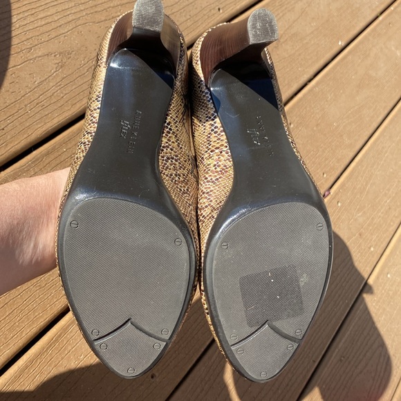Anne Klein Clemence 3 faux snakeskin stacked look heel pumps in gold/ brown 10 - Picture 11 of 11
